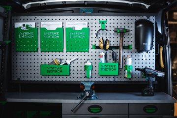 Profesionální vestavba nebo "home-made" regál?